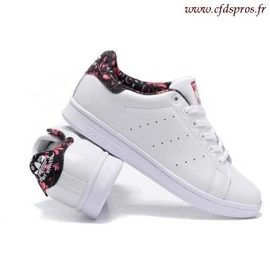 stan smith blanche a fleur